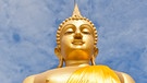 Eine goldene Buddha-Statue | Bild: colourbox.com