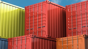 Bunte Container übereinander gestapelt | Bild: colourbox.com
