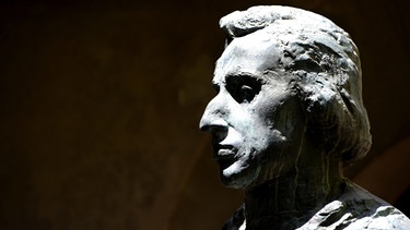 Skulptur von Frederic Chopin | Bild: picture-alliance/dpa
