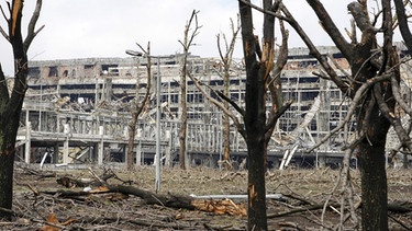 Zerstörter Flughafen Donezk | Bild: picture-alliance/dpa