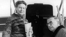 Jean Paul Sartre und Simone de Beauvoir beim Einsteigen in ein Flugzeug | Bild: picture-alliance/dpa