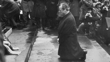 Willy Brandts historscher Kniefall 1970 in Warschau | Bild: picture-alliance/dpa