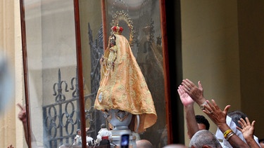 Prozession in Havanna mit Kubas Heiliger Jungfrau | Bild: picture-alliance/dpa