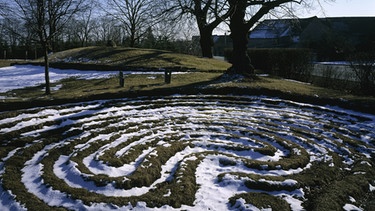 Rasenlabyrinth (Trojaburg) aus dem 17. Jahrhundert in Steigra, Sachsen-Anhalt | Bild: picture-alliance/dpa