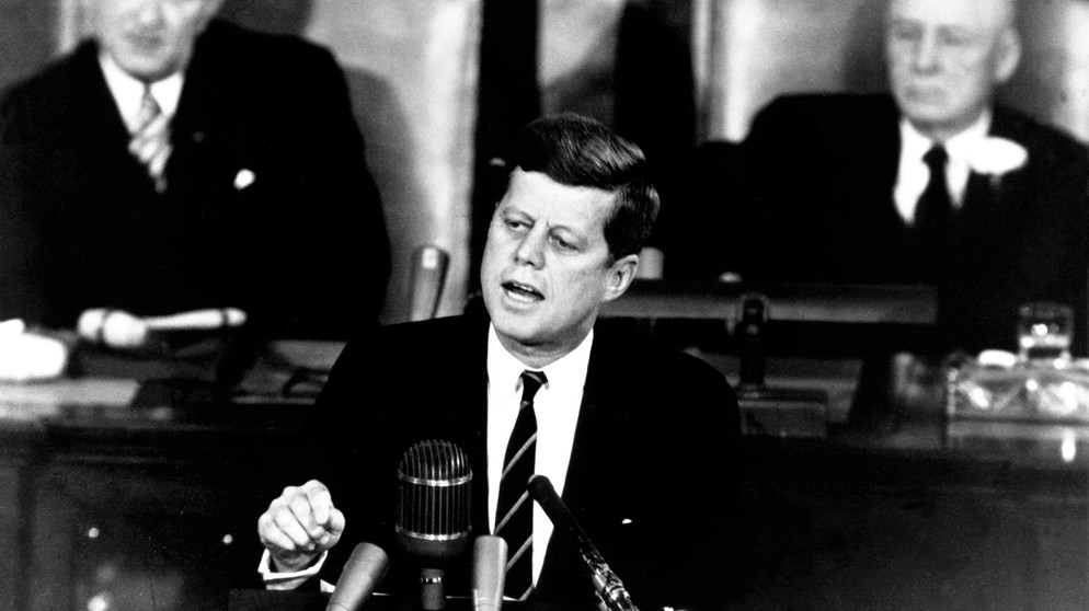 Amerikanischer Präsident John F. Kennedy | Bild: picture-alliance/dpa