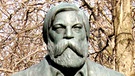 Marx und Engels Statuen nahe Berlin, Alexanderplatz  | Bild: picture-alliance/dpa