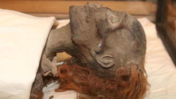 Mumie mit rotem Haar der Hatschepsut. | Bild: picture-alliance/dpa