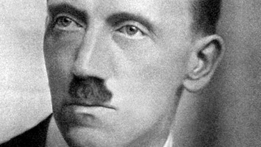 Der nationalsozialistische Führer Adolf Hitler im Jahr 1923 | Bild: picture-alliance/dpa
