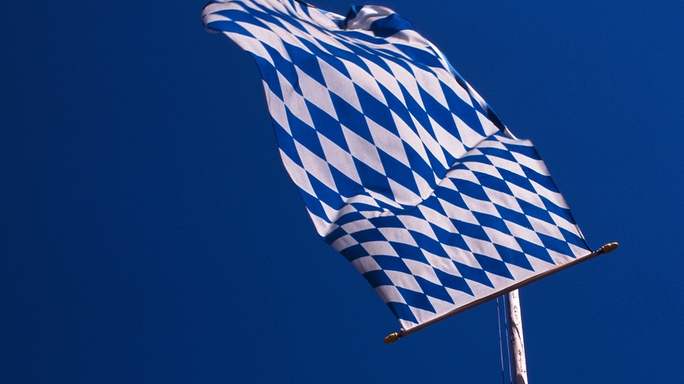 Bayerns Fahne weiß-blau | Bild: picture-alliance/dpa