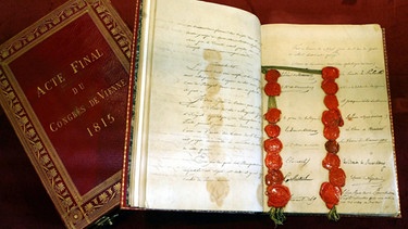 Exemplar der Schlussakte des Wiener Kongress aus dem Jahr 1815 im Staatsarchiv Wien | Bild: picture-alliance/dpa