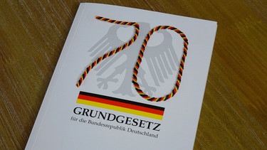 Darstellung: 70 Jahre Grundgesetz | Bild: picture-alliance/dpa