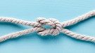 Ein Knoten in einem Seil | Bild: picture alliance / Zoonar | Oleksandr Latkun