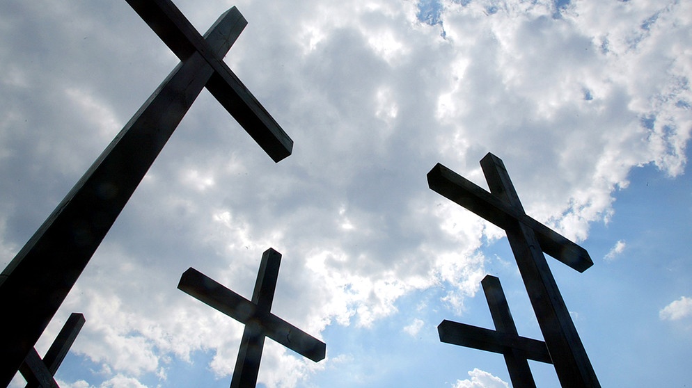 Das Kreuz - Zeichen des Widerspruchs und der Befreiung | Bild: picture-alliance/dpa