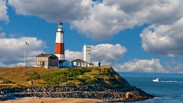 Leuchtturm an einer Küste | Bild: colourbox.com
