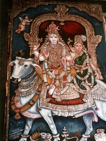 Szenen aus der indischen bzw. hinduistischen Mythologie zieren das Innere des riesigen Meenakshi Tempels | Bild: picture-alliance/dpa