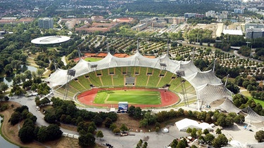 Blick aus der Vogelperspektive auf das Olympiastadion in München | Bild: picture-alliance / dpa | Maurizio_Gambarini