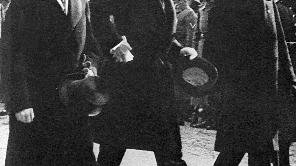 Reichskanzler Adolf Hitler und Franz von Papen, 1933 | Bild: picture-alliance/dpa
