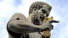 Petrus-Statue am Petersplatz | Bild: picture-alliance/dpa