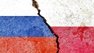 Illustration einer russlischen und polnischen Flagge nebeneinander. | Bild: picture alliance / Zoonar | gd ae