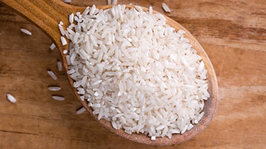 Holzlöffel mit Reis | Bild: colourbox.com