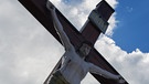 Holzkreuz mit Jesusfigur | Bild: picture-alliance/dpa