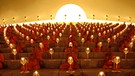 buddhistische Mönche beim Gebet | Bild: picture-alliance/dpa