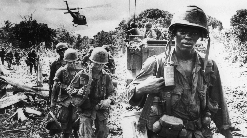 Amerikanische Soldaten im Einsatz in Vietnam | Bild: picture-alliance/dpa