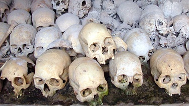 Totenschädel von Opfern des Völkermord in Ruanda | Bild: picture-alliance/dpa