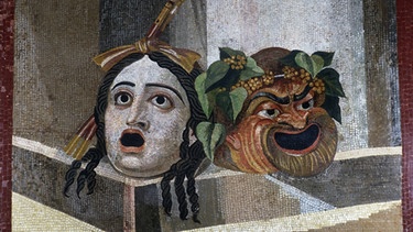 Mosaik mit der Darstellung von Theatermasken. Aus der Hadriansvilla (erbaut 126- 134 n. Chr. für Kaiser Hadrian) in Tivoli. | Bild: picture-alliance/dpa