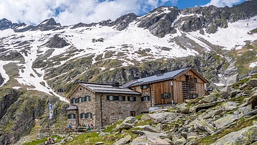 Das Friesenberghaus in den Zillertaler Alpen  | Bild: picture alliance_imageBROKER_Mara Brandl