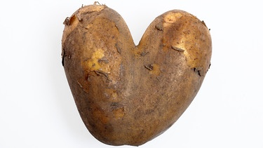 Kartoffel in Herzform | Bild: picture alliance / Zoonar | Herbert Boekhoff