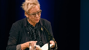 Schriftstellerin Doris Dörrie bei einer Lesung in Göttingen | Bild: picture-alliance/dpa/Swen Pförtner
