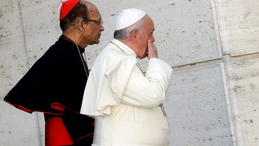 Papst Franziskus und Kardinal Oswald Gracias | Bild: picture-alliance/dpa