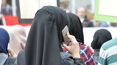 Muslimische Frauen heute | Bild: picture-alliance/dpa