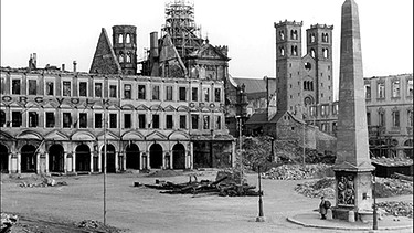 Austellung in Gedenken an den Bombenangriff in Würzburg | Bild: BR-Mainfranken / Geschichtswerkstatt