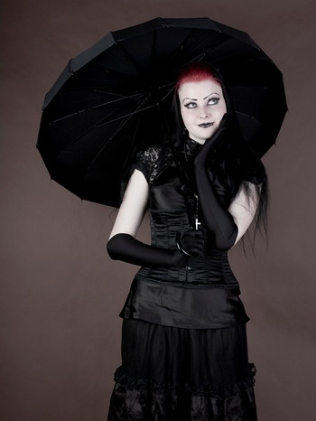 Gothic, schwarze Kleidung | Bild: picture alliance