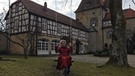 Die Familie von Aufseß wohnt auf Schloss Oberaufseß, beherbergt Gäste und bietet dem "Fränkischen Theatersommer" eine Bühne. | Bild: BR / Claudia Stern
