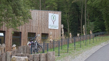 Steigerwaldzentrum in Handthal | Bild: BR / Norbert Steiche