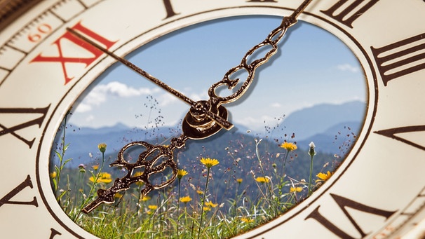Eine Uhr mit bayerischen Wappen | Bild: picture-alliance/dpa