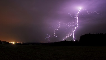 Blitz südlich von Fürstenfeldbruck | Bild: Stefan Rubach
