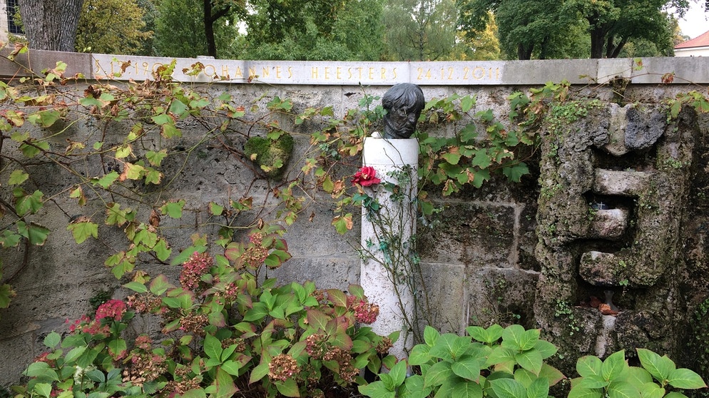 Das Grab von Johannes Heesters im Münchner Nordfriedhof | Bild: BR/Joseph Berlinger