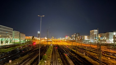 Aufnahme von der Hackerbrücke bei Nacht | Bild: Ralf Summer