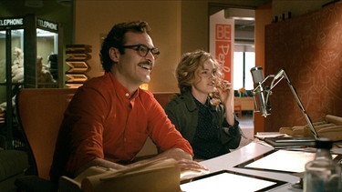 Joaquin Phoenix und Amy Adams in "Her" | Bild: picture alliance / Mary Evans/AF Archive/Warner Bro | AF Archive