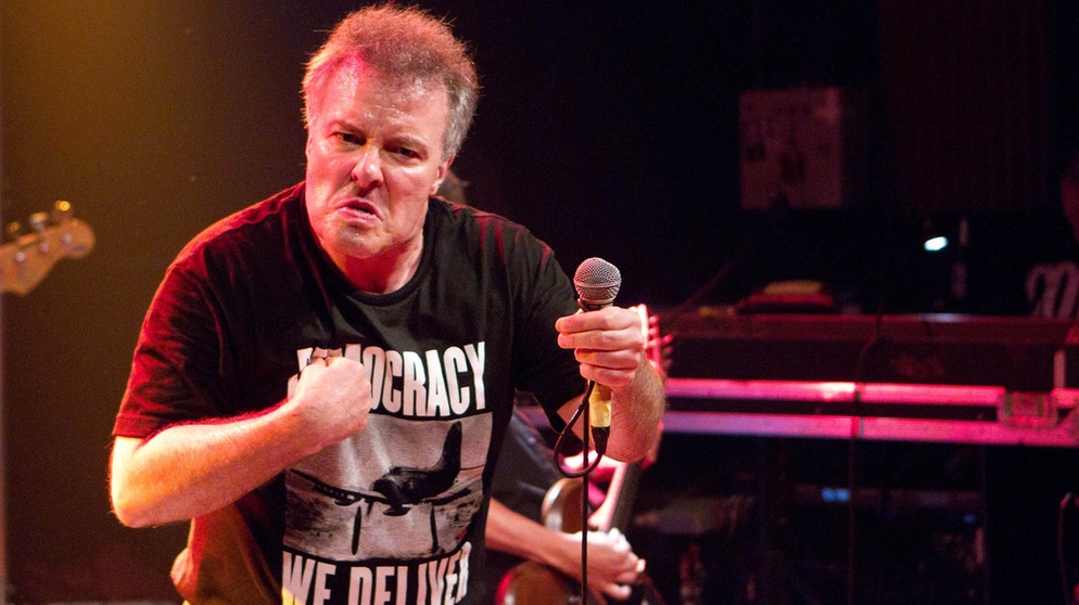 [Image: jello-biafra-100~_v-img__16__9__xl_-d31c...sion=7aa2c]