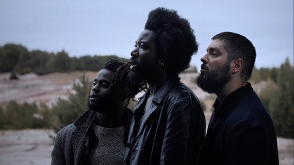 Young Fathers - 'I Saw' (Official Video) | Bild: YOUNG FATHERS (via YouTube)