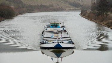 Schiff auf dem Main-Donau-Kanal | Bild: picture-alliance/dpa