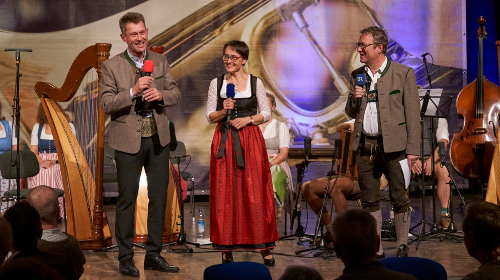 Treffpunkt Volkmusik 2023: Peter Kostner (ORF), Heike Tschenett (RaS) und Johannes Hitzelberger (BR Heimat) | Bild: BR/Thomas Merk