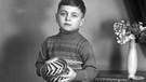 Alexander Metz: 1950 mit einem Ball | Bild: Alexander Metz