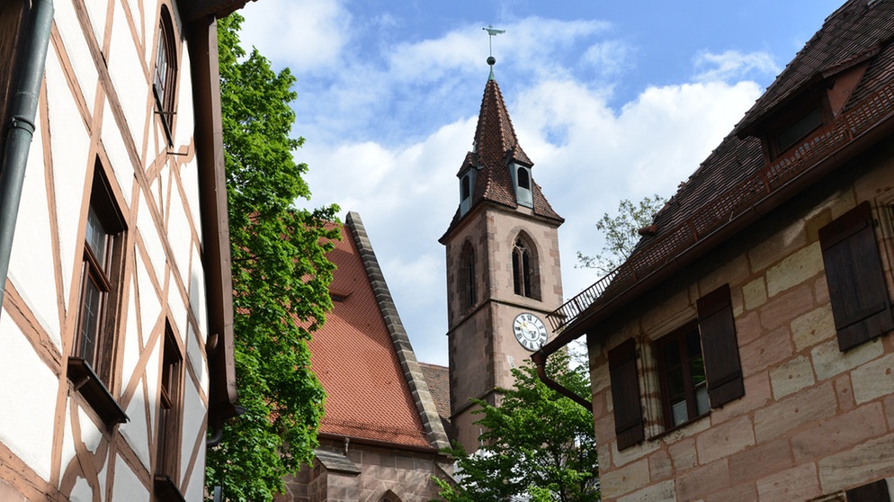Ev-luth. St. Nikolaus und St. Ulrich Kirche in Nürnberg-Mögeldorf in Mittelfranken | Bild: Foto Schamberger