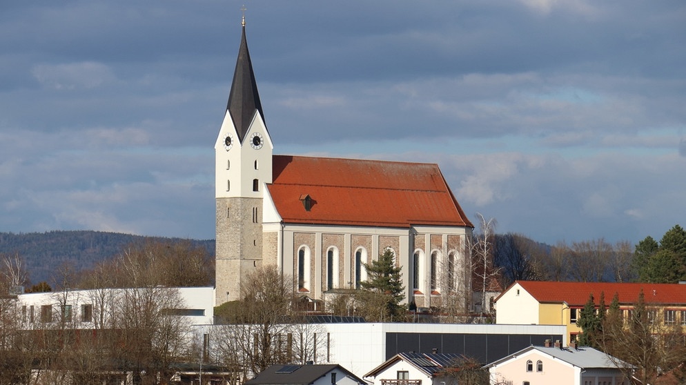 Katholische Pfarrkirche St. Michael in Hengersberg | Bild: Armin Reinsch